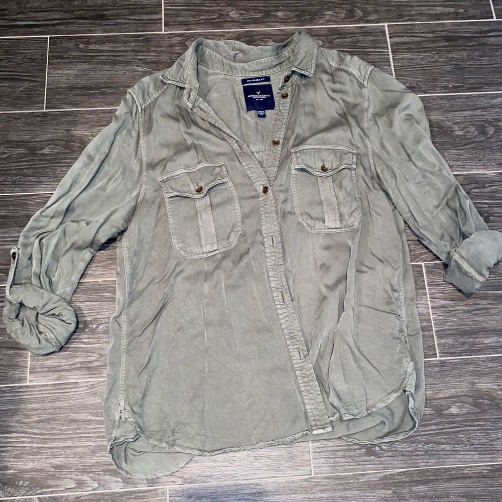American Eagle Button Down